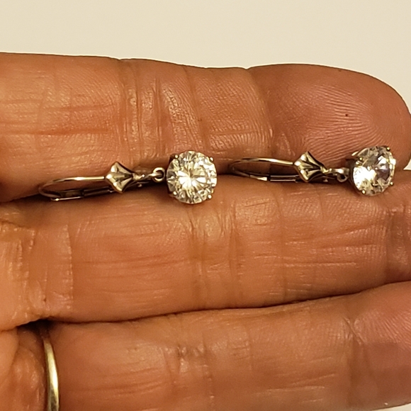 14k white gold leverback diamond earrings - Picture 2 of 5
